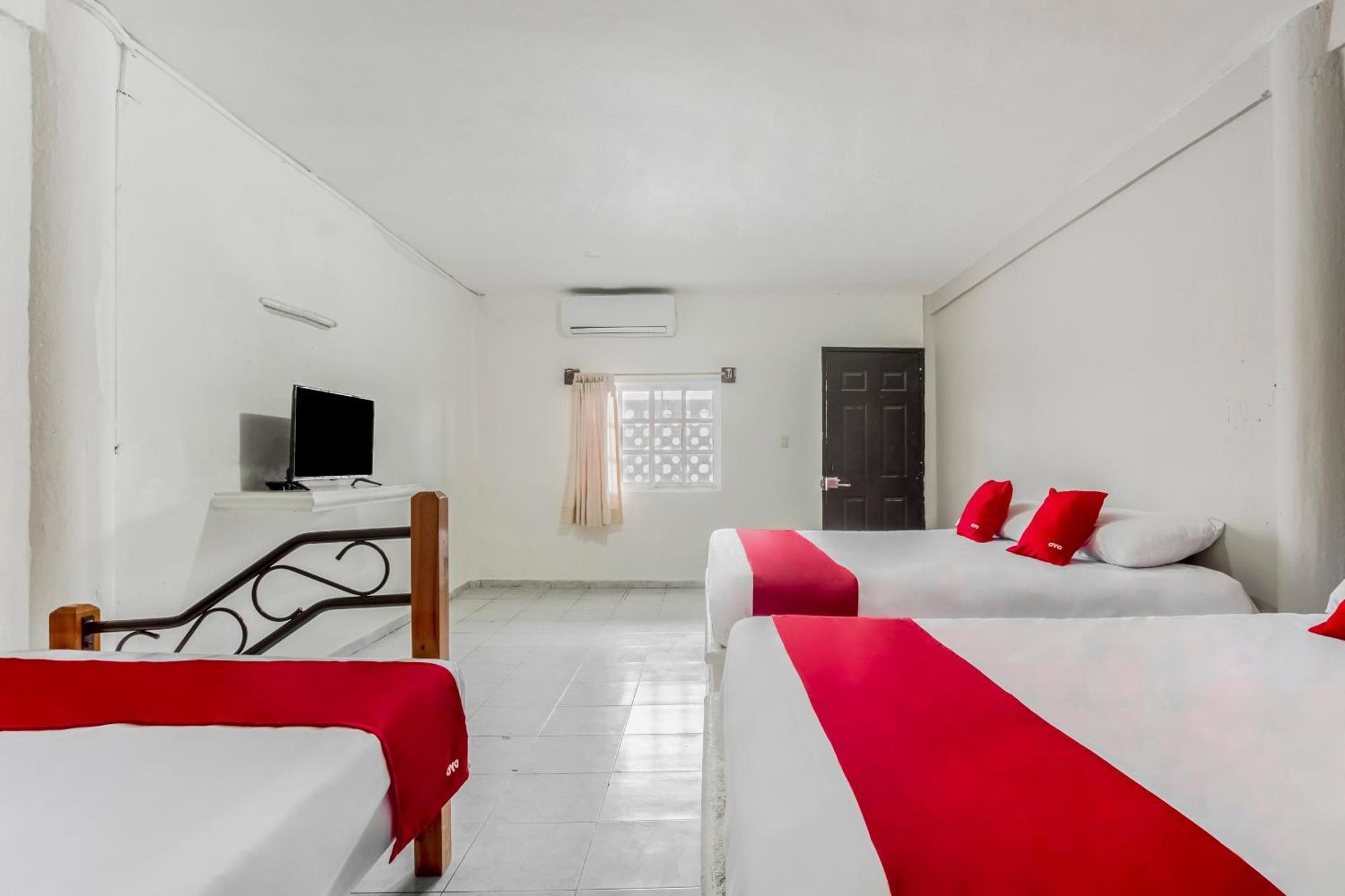 Oyo Hotel Jaguar แคนคูน ภายนอก รูปภาพ