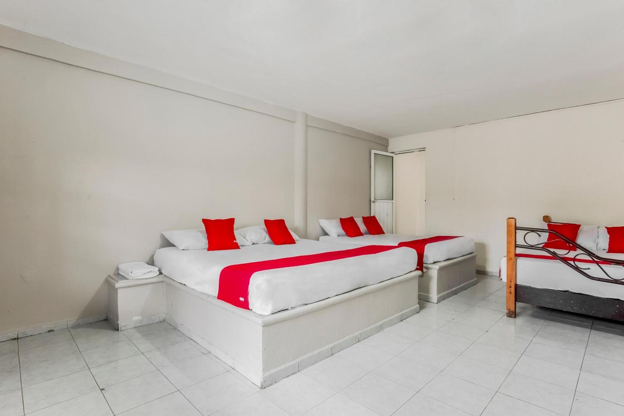 Oyo Hotel Jaguar แคนคูน ภายนอก รูปภาพ