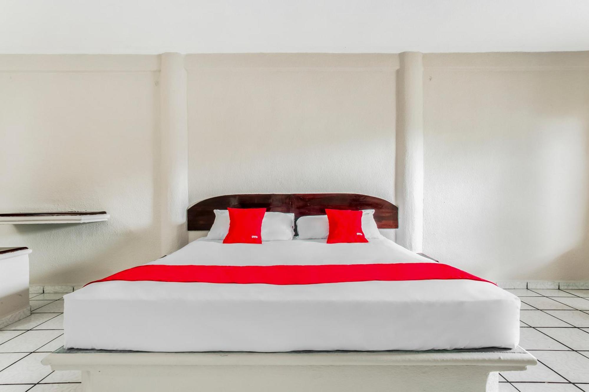 Oyo Hotel Jaguar แคนคูน ภายนอก รูปภาพ
